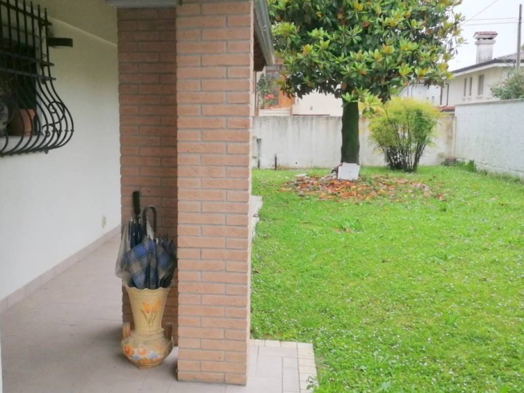 Villa a San vito al tagliamento in Via Gabriele D'Annunzio - Foto 4