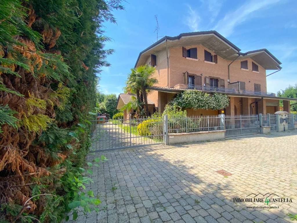 Villa a Quattro castella in via Ungaretti 11 - Foto 2