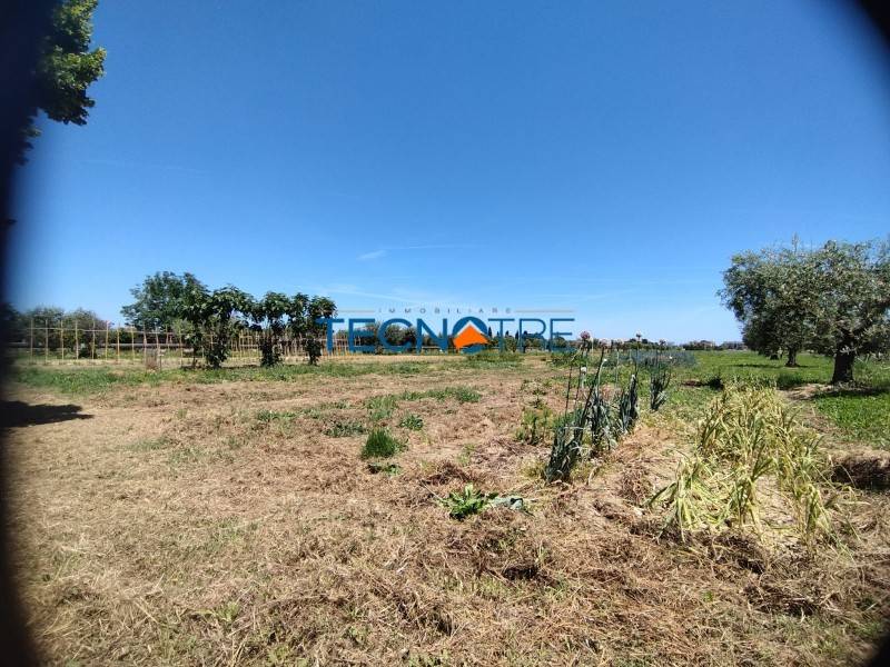 Terreno a Martinsicuro in Via Roma, 685 - Foto 2