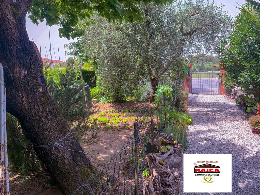 Casa indipendente a Pontedera in Via Jurij Gagarin - Foto 2