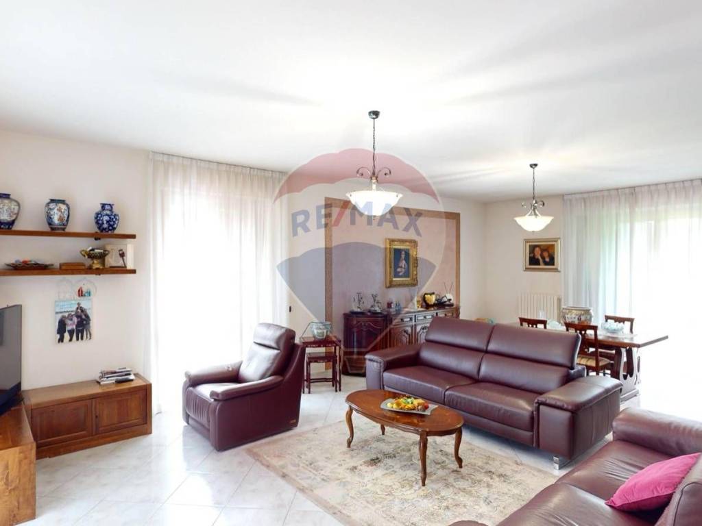 Villa a Caronno pertusella in Via Enrico Toti, 350 - Foto 3