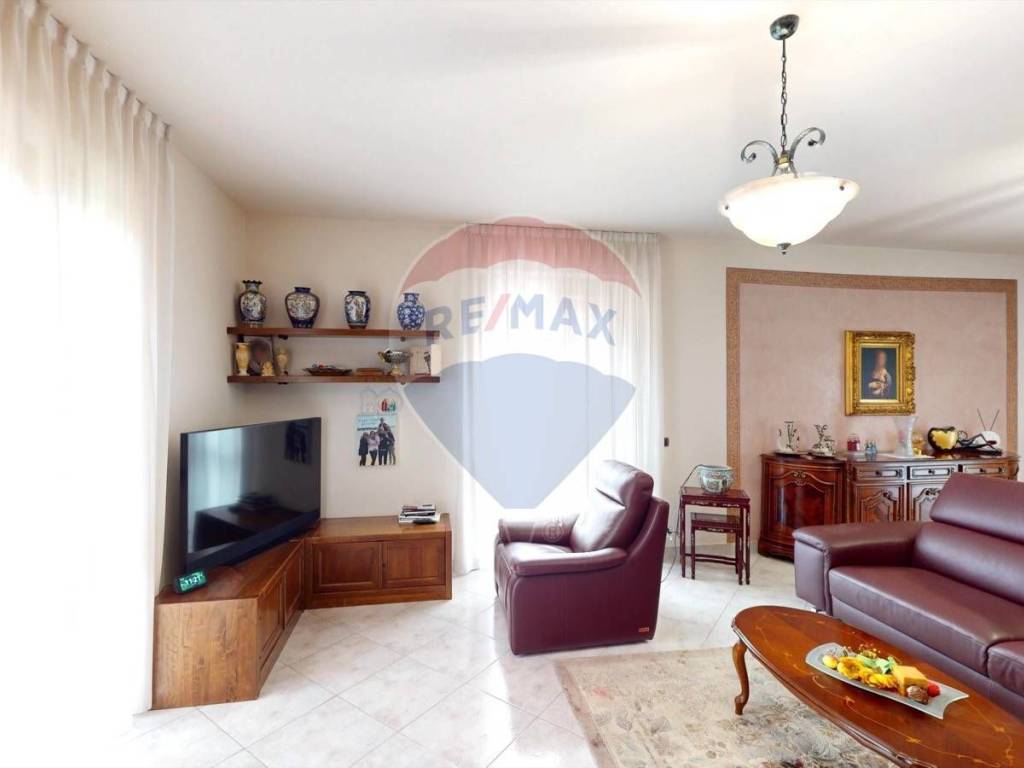 Villa a Caronno pertusella in Via Enrico Toti, 350 - Foto 4