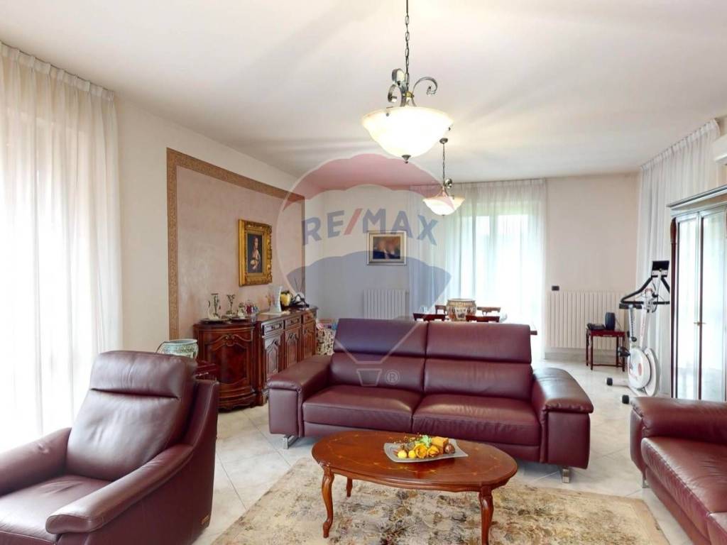 Villa a Caronno pertusella in Via Enrico Toti, 350 - Foto 5