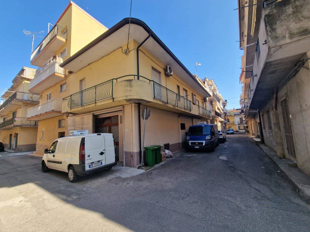 Appartamento a Cirò marina in Via Ruggero Leoncavallo, 14 - Foto 2