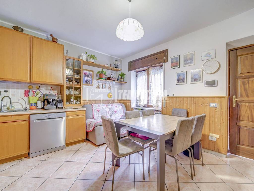 Appartamento a Castronno in Via Arno - Foto 4