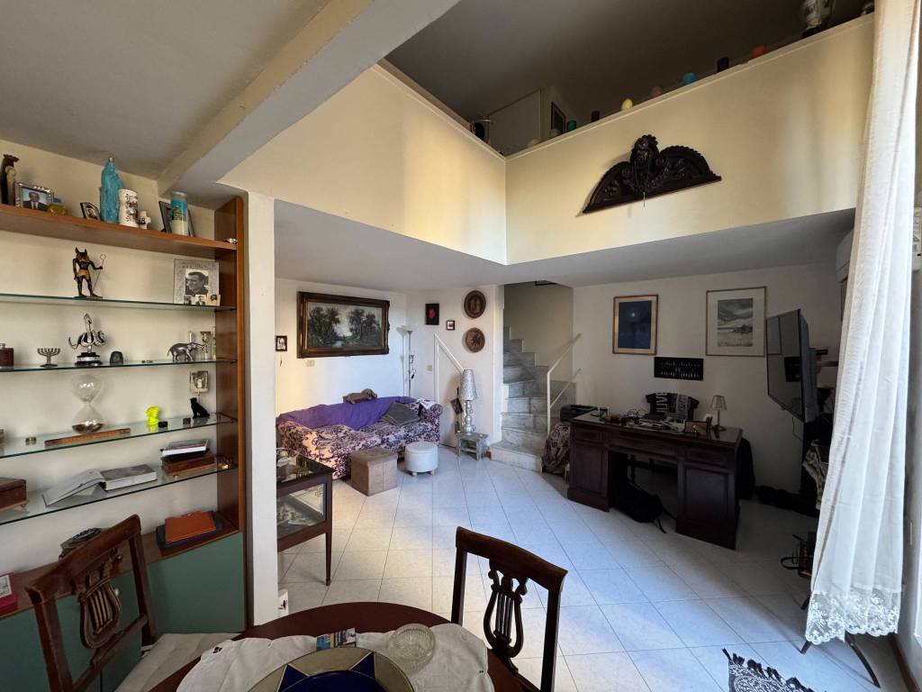 Appartamento a Napoli in Via Portacarrese a Montecalvario - Foto 4