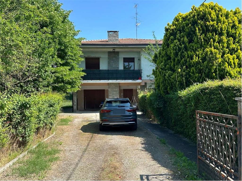 Villa a Carpi in Via Due Ponti, 81 - Foto 3