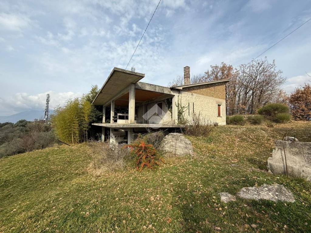 Casa indipendente a Broccostella in Via Colle Petretti - Foto 2