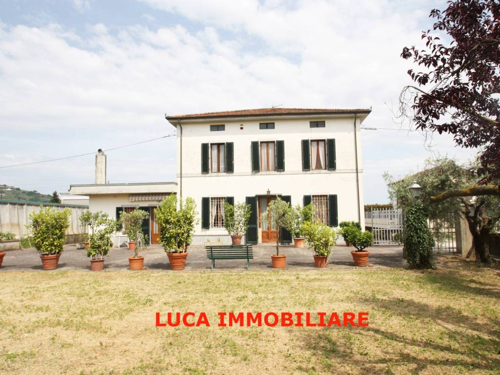 Villa a Pescia in Via Manselina, 15 - Foto 2