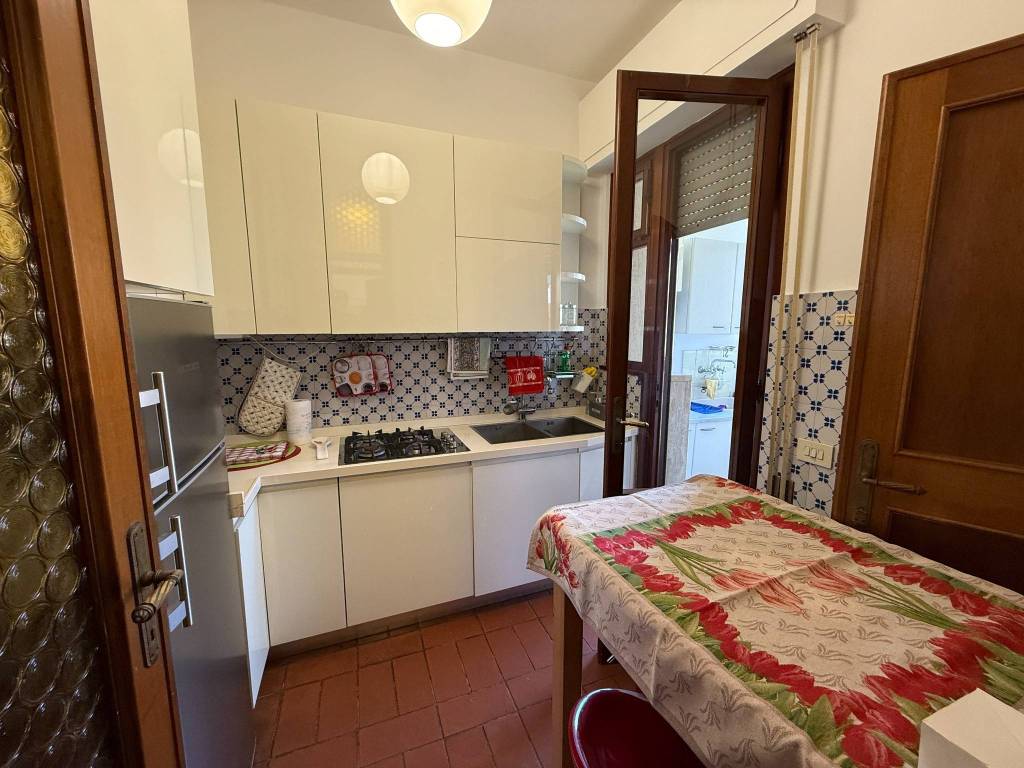 Appartamento a Viareggio in Piazza Massimo d'Azeglio, 11 - Foto 5