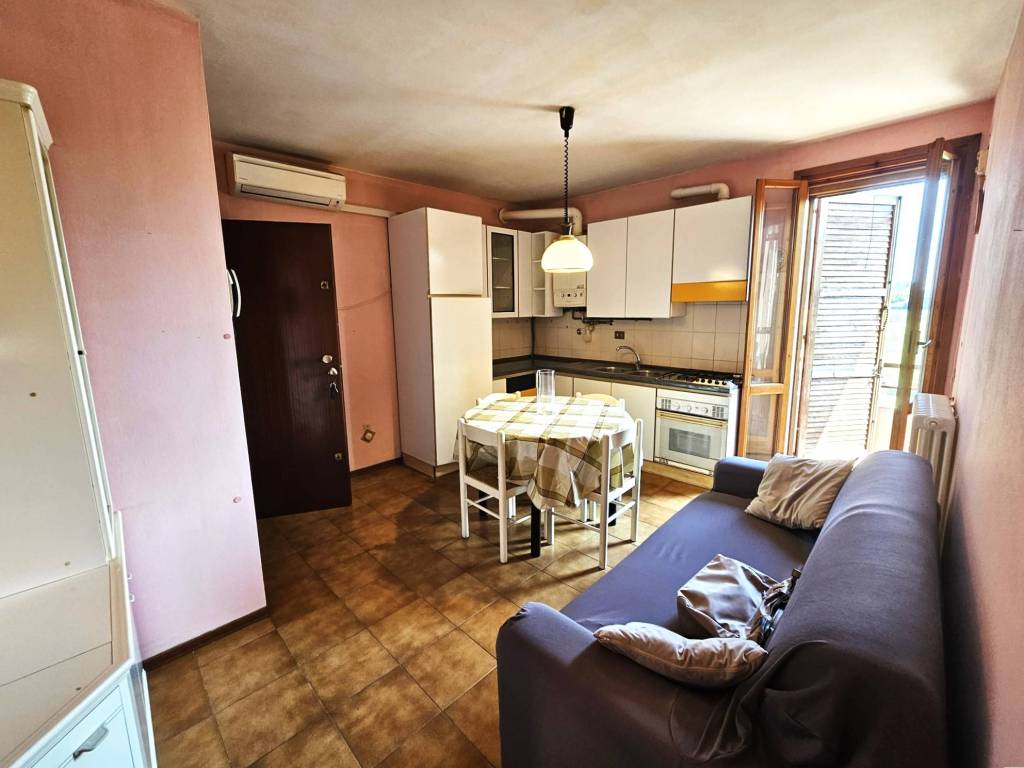 Appartamento a Guastalla in Via Alvaro e Arvedo Simonazzi - Foto 4