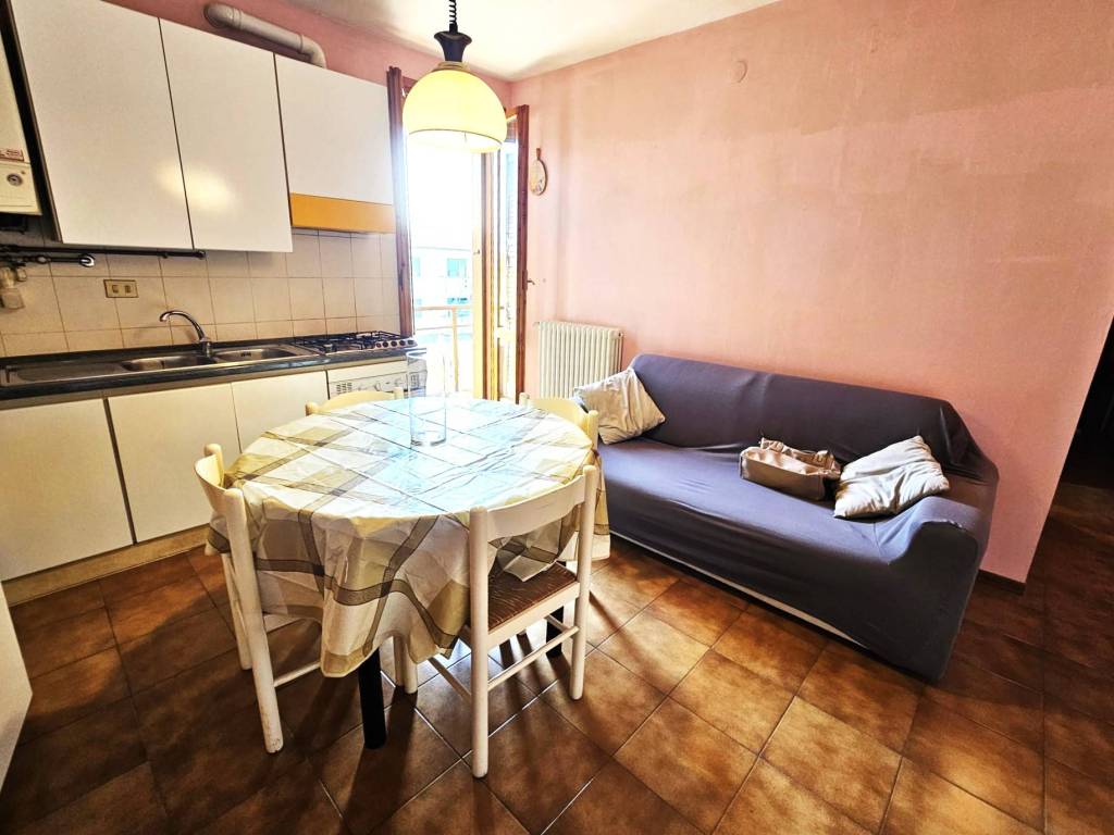 Appartamento a Guastalla in Via Alvaro e Arvedo Simonazzi - Foto 5