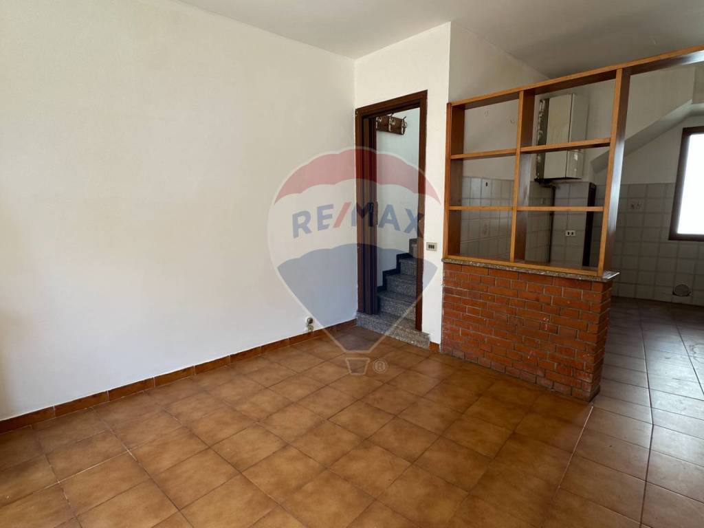 Appartamento a Luino in Via Martiri di Voldomino, 41 - Foto 4
