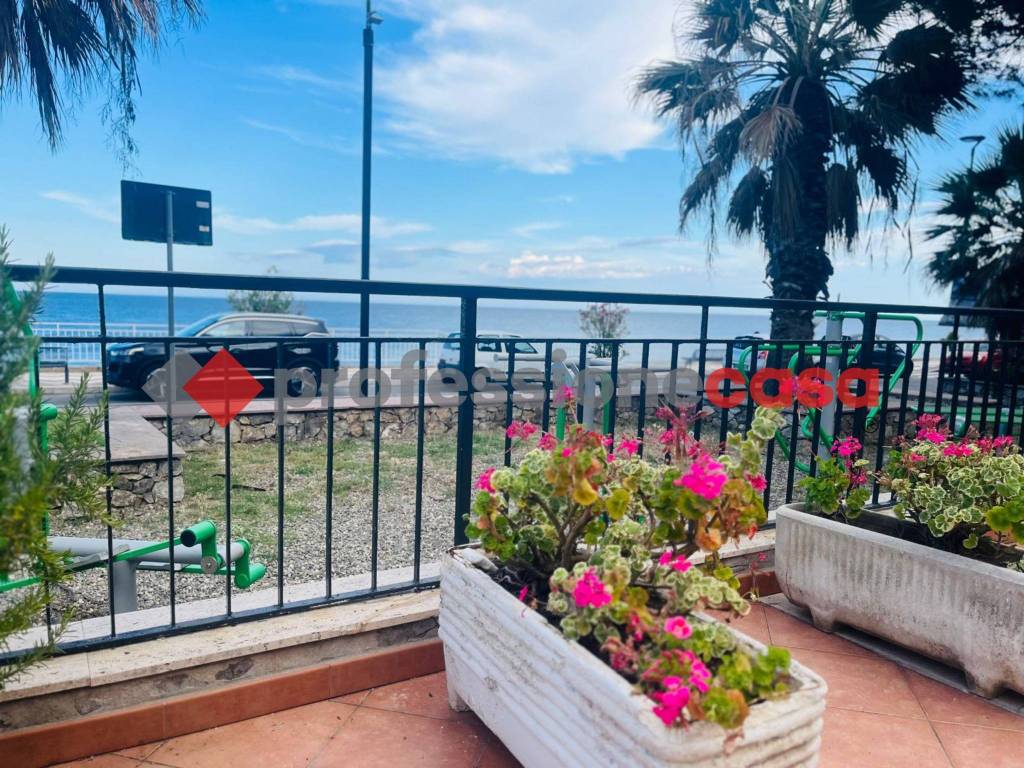 Appartamento a Sant'alessio siculo in Via Consolare Valeria, 257 - Foto 2