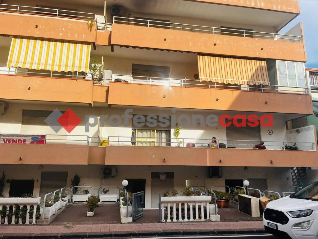 Appartamento a Sant'alessio siculo in Via Consolare Valeria, 257 - Foto 3