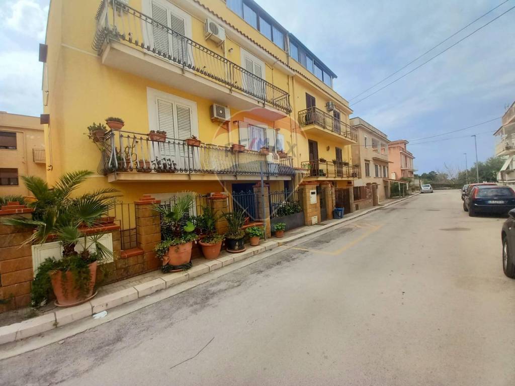 Appartamento a Cinisi in via Giovanni Verga, 8 - Foto 2