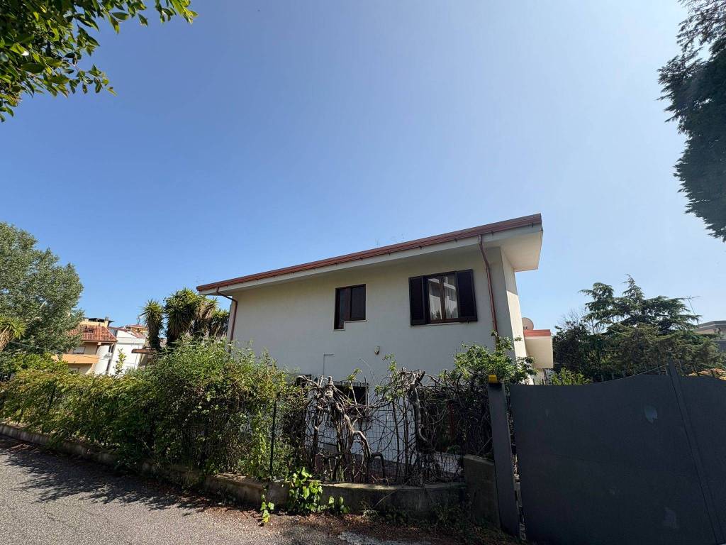 Villa a Catanzaro in Via Biagio Miraglia - Foto 4