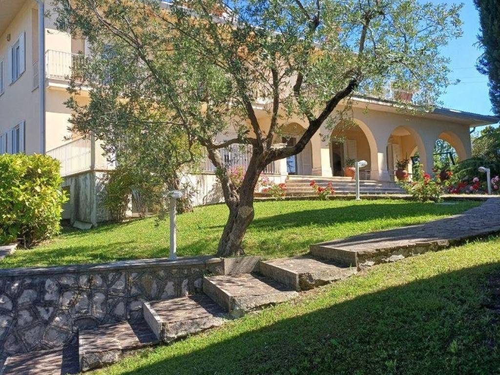 Villa a Fornelli in Località Alluoro - Foto 4