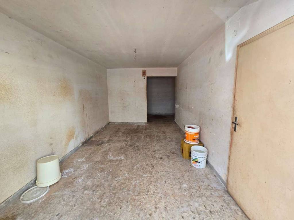 Box / garage a Bisceglie in via degli Ebanisti 11 - Foto 2