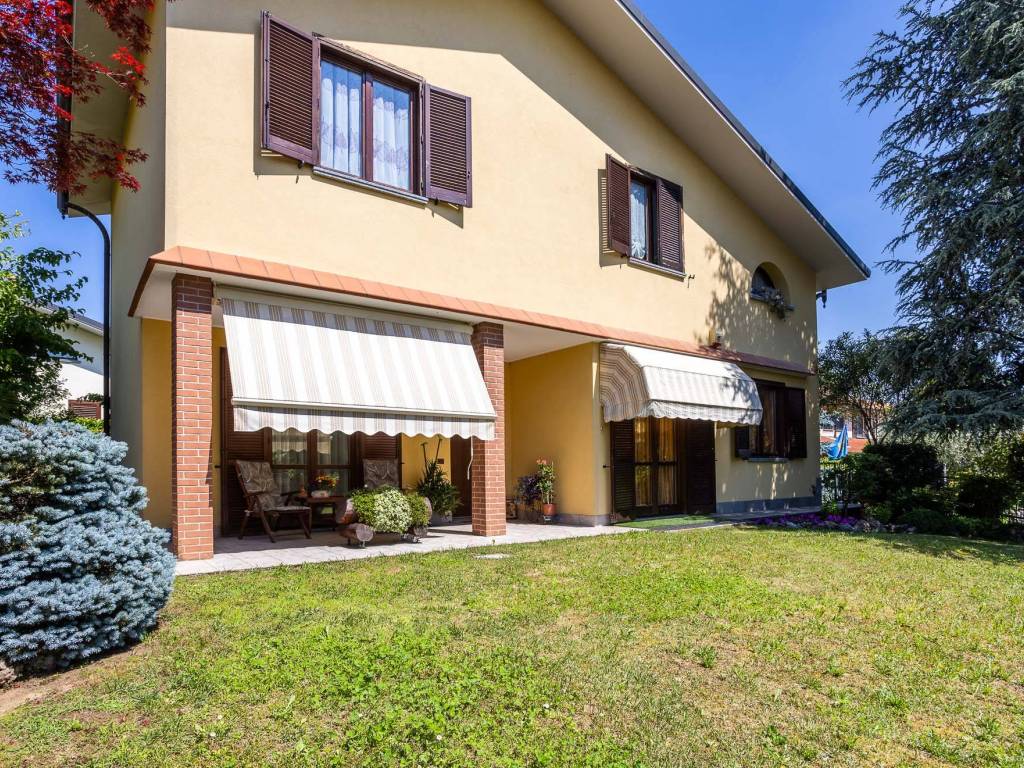 Villa a Casatenovo in Via Don Luigi Milani, 29 - Foto 2