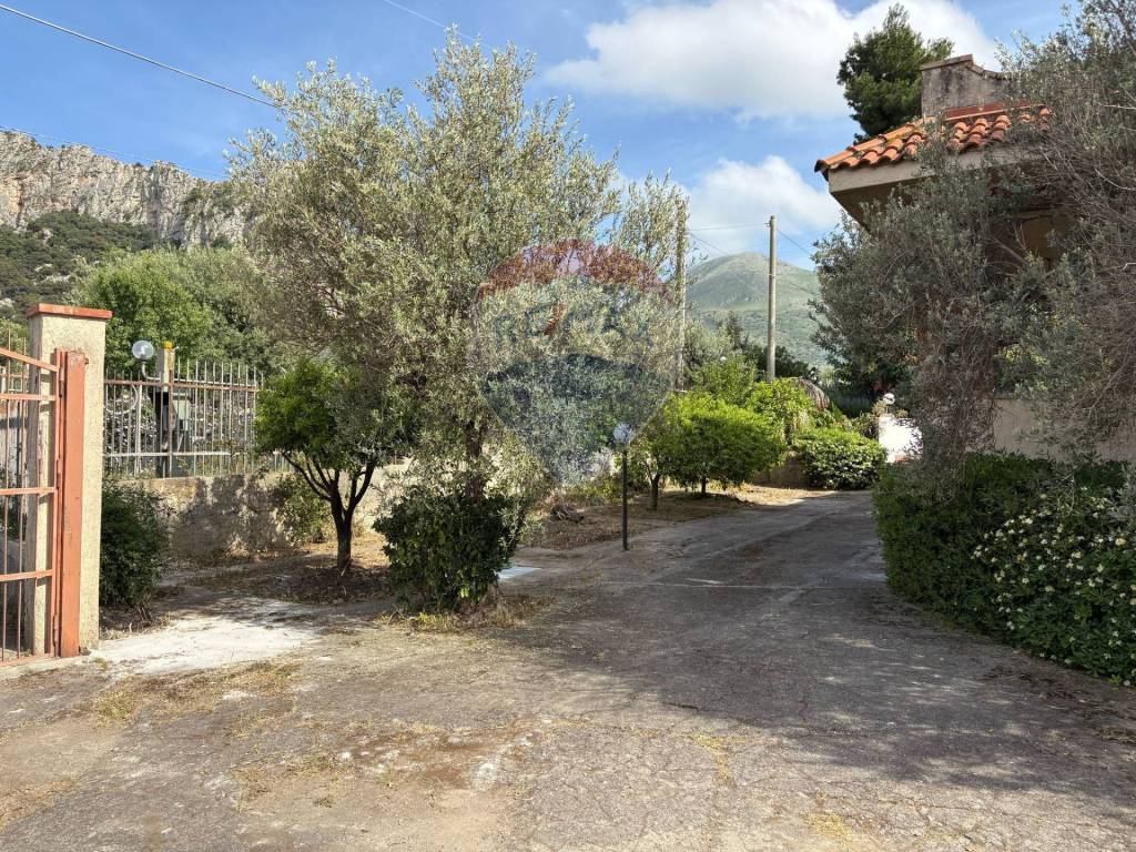 Villa a Carini in via don luigi sturzo, 165 - Foto 2