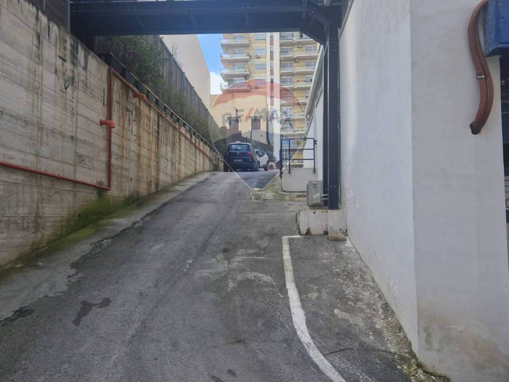 Box / garage a Palermo in VIA MONTEPELLEGRINO, 157 - Foto 3