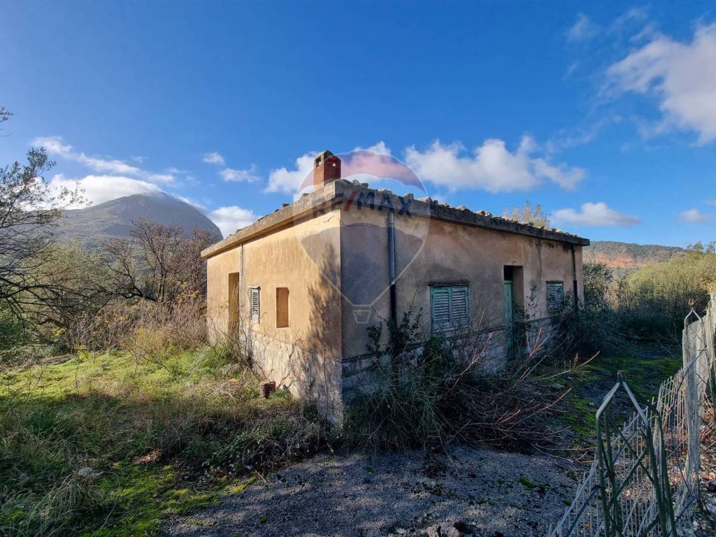 Villa a Scillato in STRADA STATALE 643 SP 24 - Foto 2