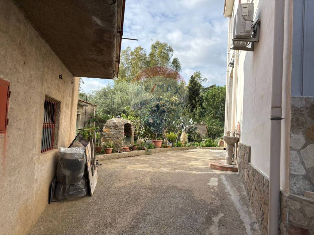 Casa indipendente a Caccamo in C.DA STRADA 12 - Foto 4