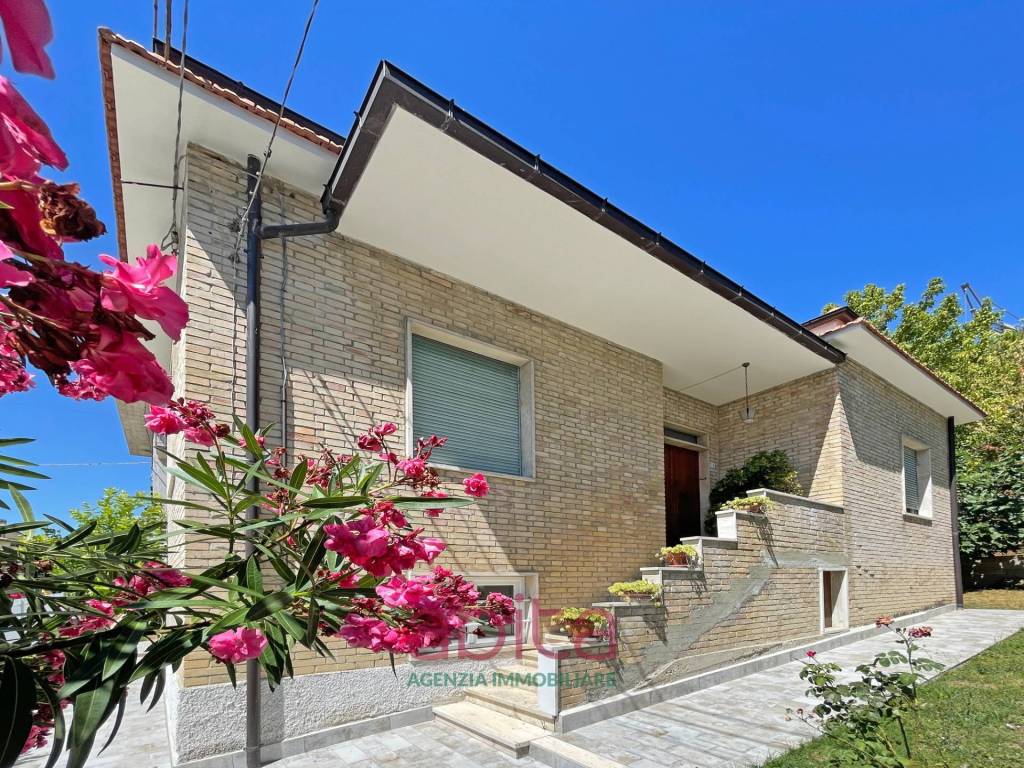 Casa indipendente a Castel di lama in Via Cesare Battisti, 27 - Foto 3
