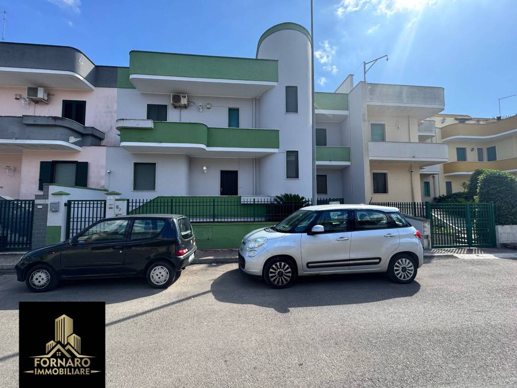 Villetta a schiera a San donaci in Via Madre Maddalena Lorusso - Foto 3