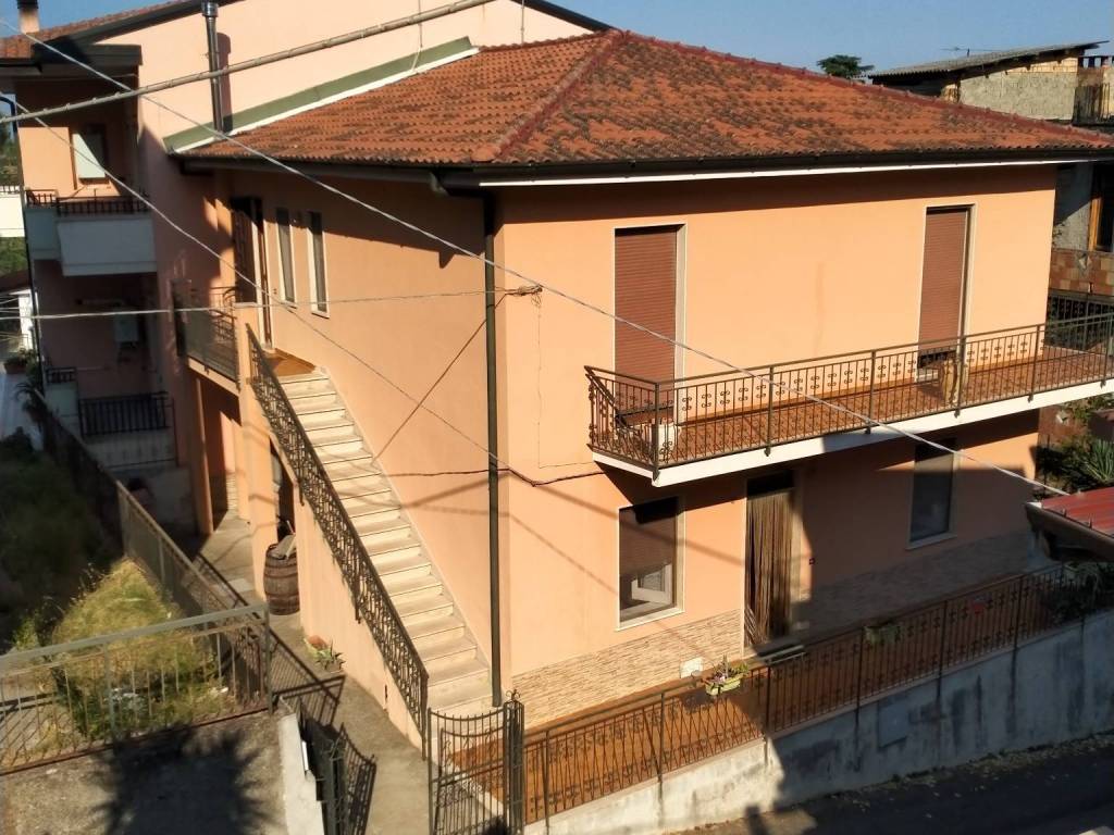 Villa a Caraffa del bianco in Via Faccioli - Foto 2