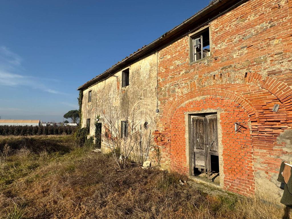 Rustico / casale a Pistoia in Via Vecchia Fiorentina, 172 - Foto 2