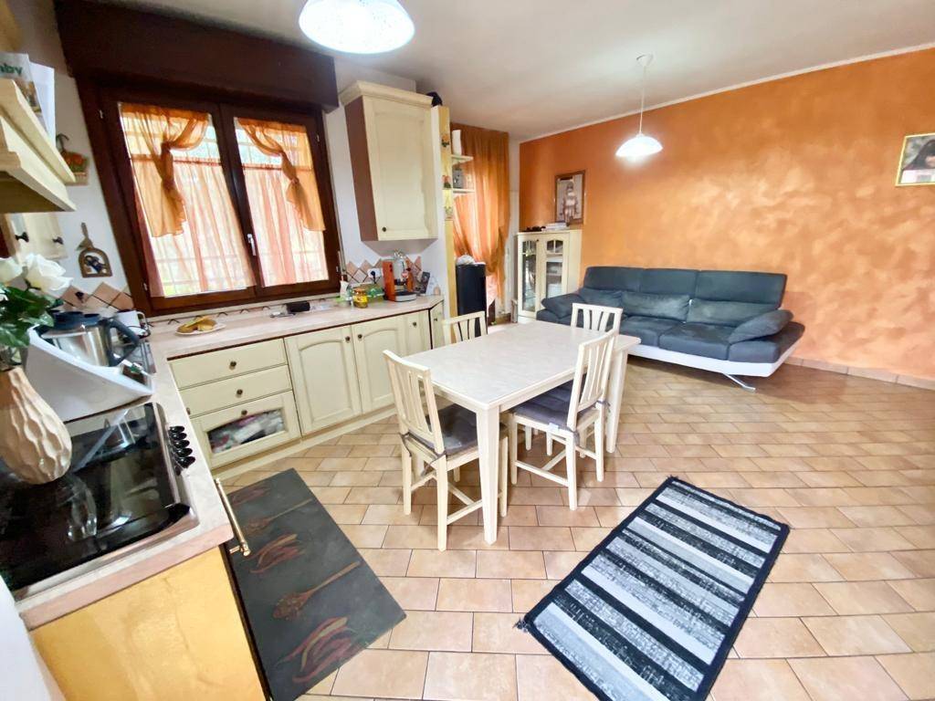 Villetta a schiera a Fermignano - Foto 2