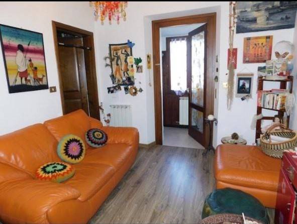 Casa indipendente a Castiglione del lago in Via Santa Maria, 114 - Foto 2