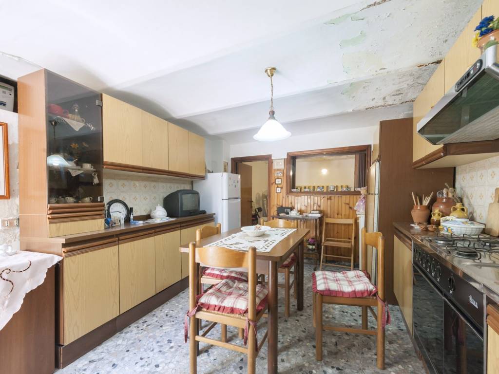 Appartamento a Collecorvino in Via Roma, 22 - Foto 5