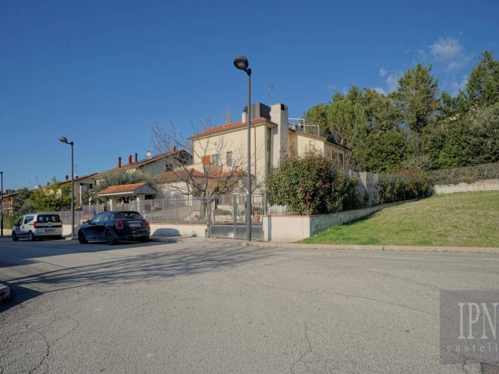 Villa a Umbertide in Via Giovanni Pascoli, 11 - Foto 3