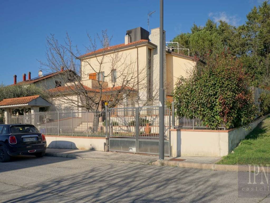 Villa a Umbertide in Via Giovanni Pascoli, 11 - Foto 4