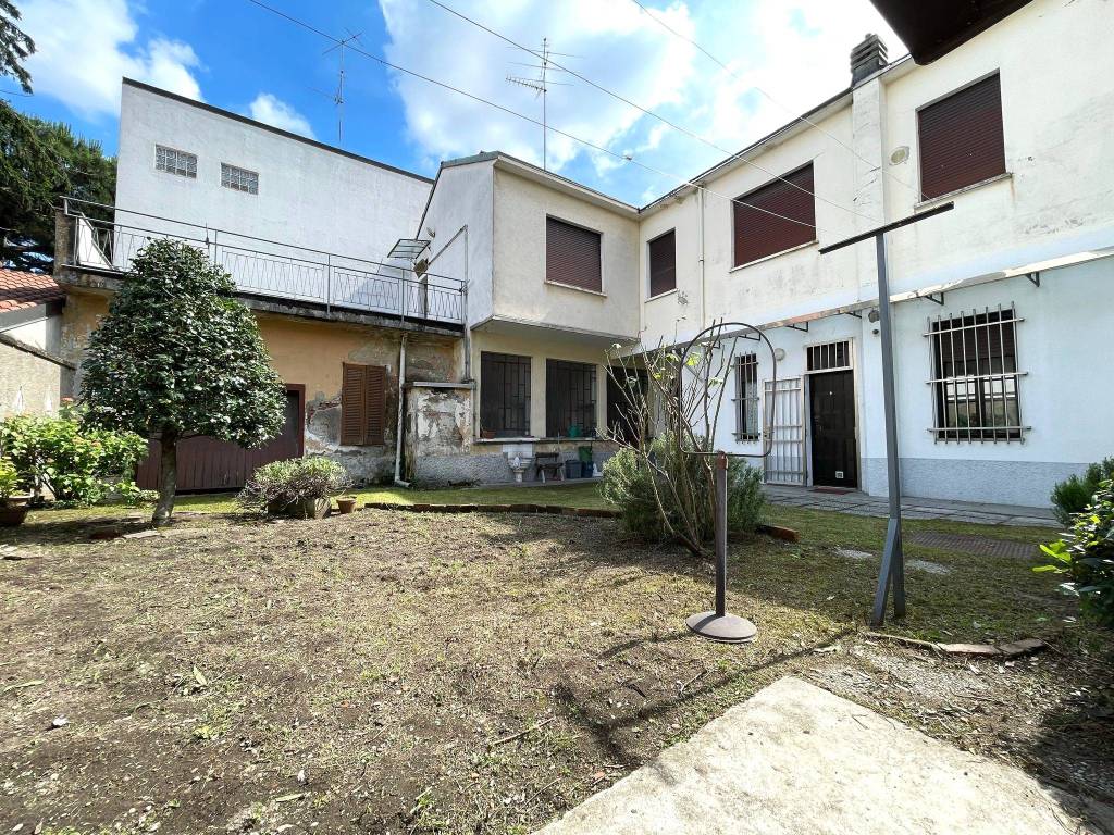 Villa a Canegrate in Via Merati, 18 - Foto 2