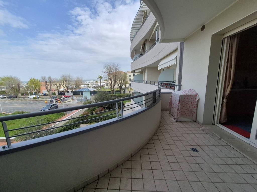 Appartamento a Cattolica in Viale Giosuè Carducci - Foto 2