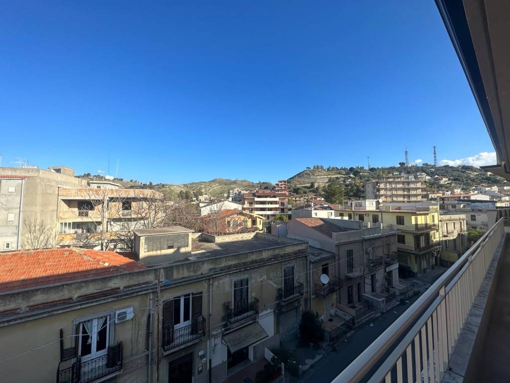 Appartamento a Melito di porto salvo in Via Pietro Familiari - Foto 2