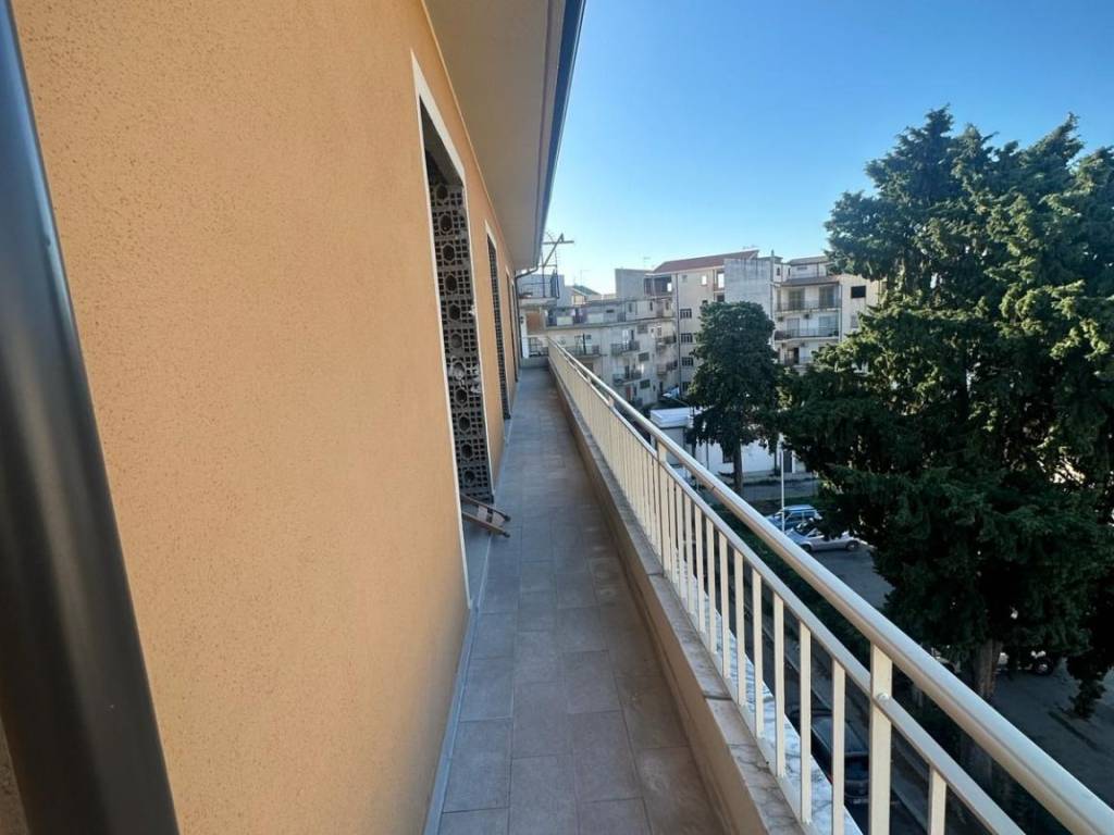 Appartamento a Melito di porto salvo in Via Pietro Familiari - Foto 4