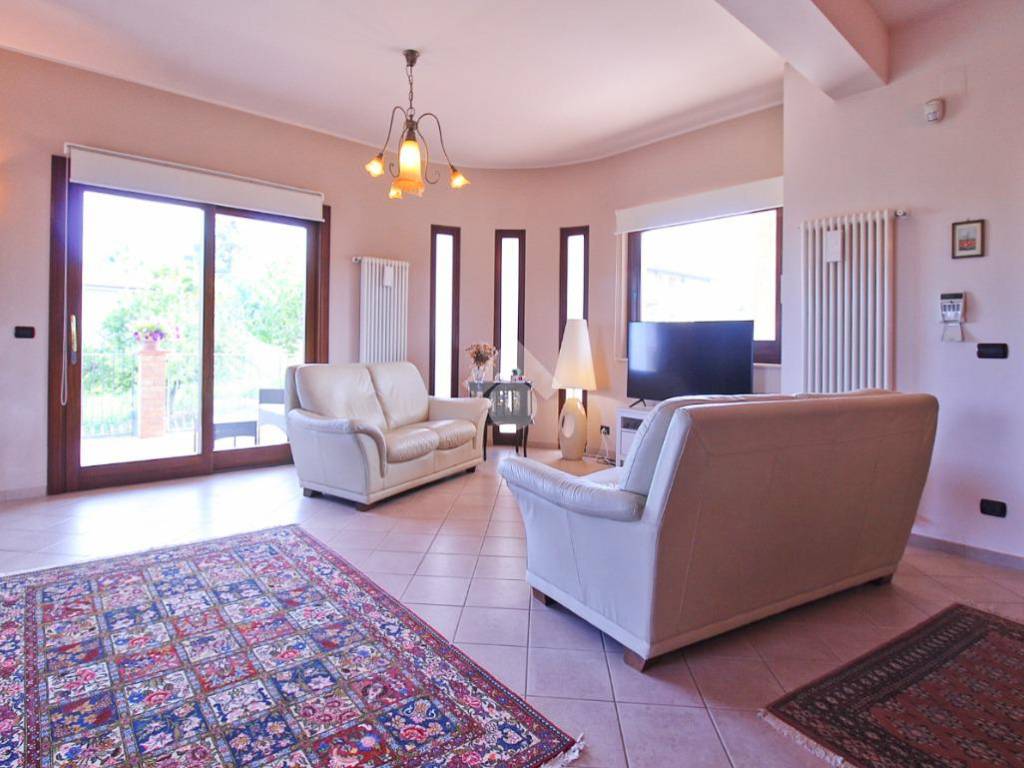 Casa indipendente a Roseto degli abruzzi in Contrada Spinaci, 21 - Foto 4