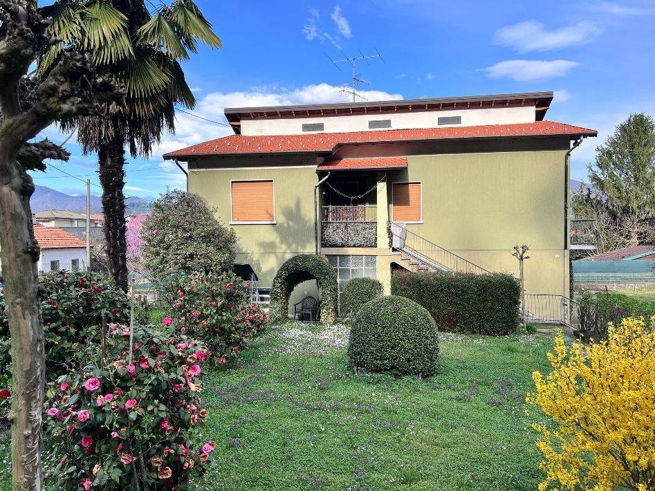 Villa a Besozzo in Via Stocchetti - Foto 2
