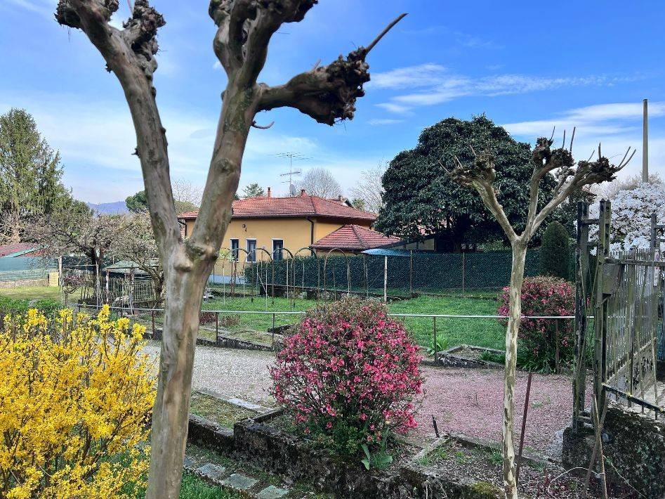 Villa a Besozzo in Via Stocchetti - Foto 3