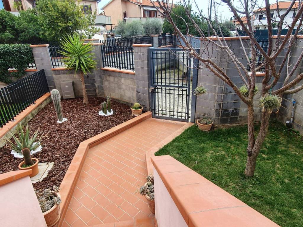 Appartamento a Follonica in Via Vittorio De Sica, 3 - Foto 4