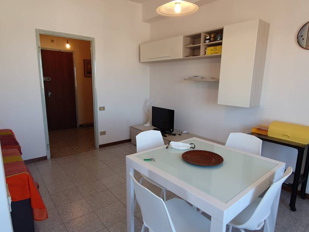 Appartamento a Follonica in Via Cristoforo Colombo - Foto 2