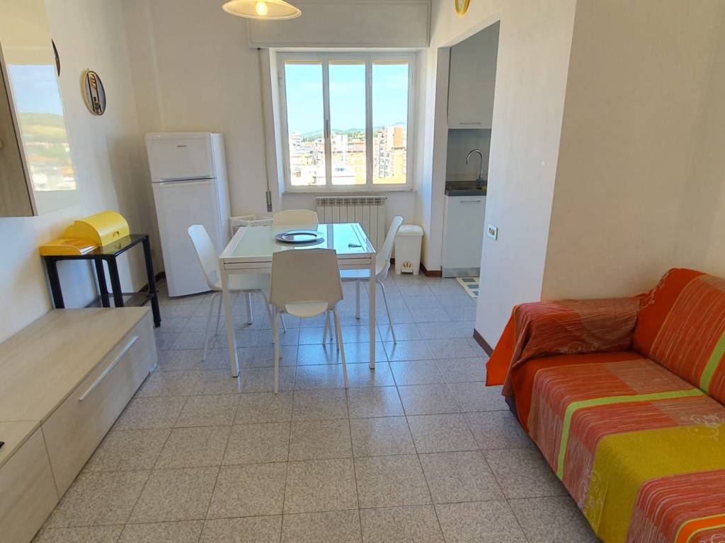 Appartamento a Follonica in Via Cristoforo Colombo - Foto 3