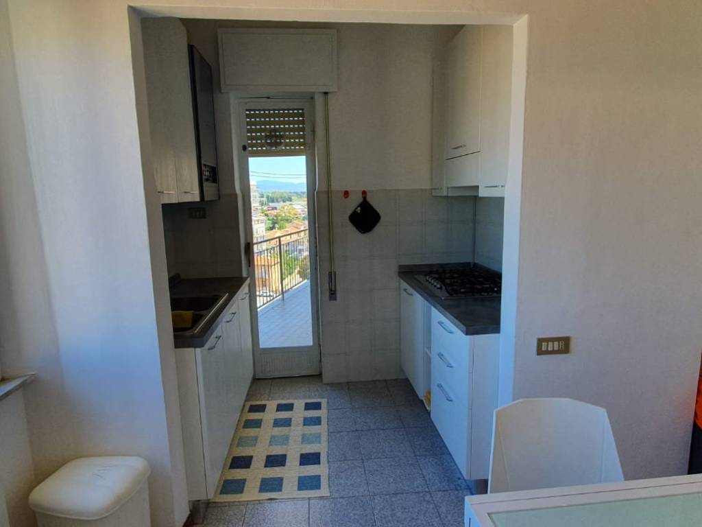 Appartamento a Follonica in Via Cristoforo Colombo - Foto 4
