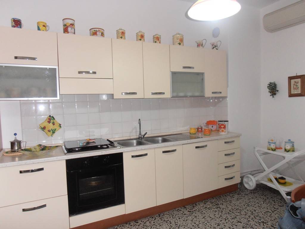Appartamento a Follonica in Via Zara, 13 - Foto 3