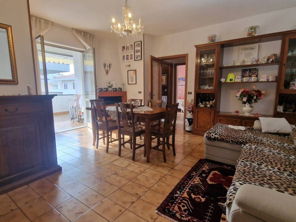 Appartamento a Alba adriatica in Via Lipari, 10 - Foto 2